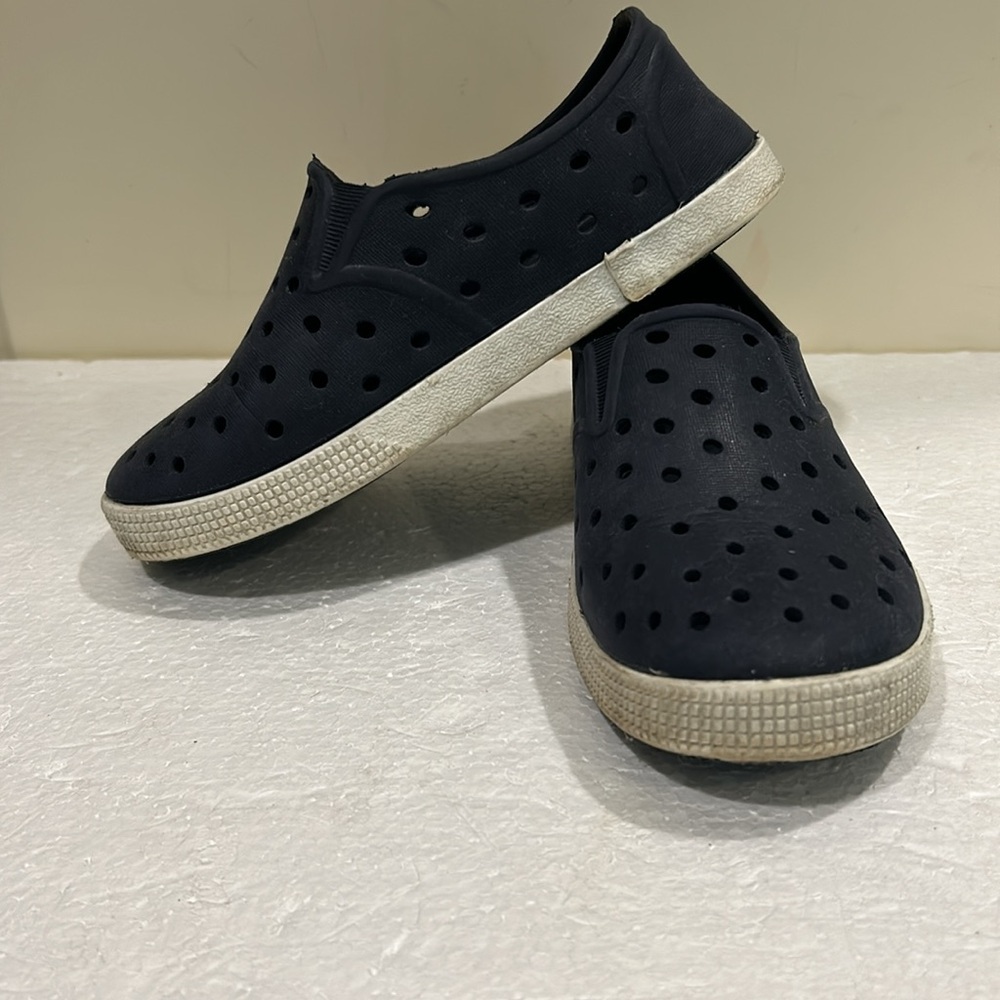 Old Navy kids Slip On rubber water Sneakers shoes open polka dot design size 9